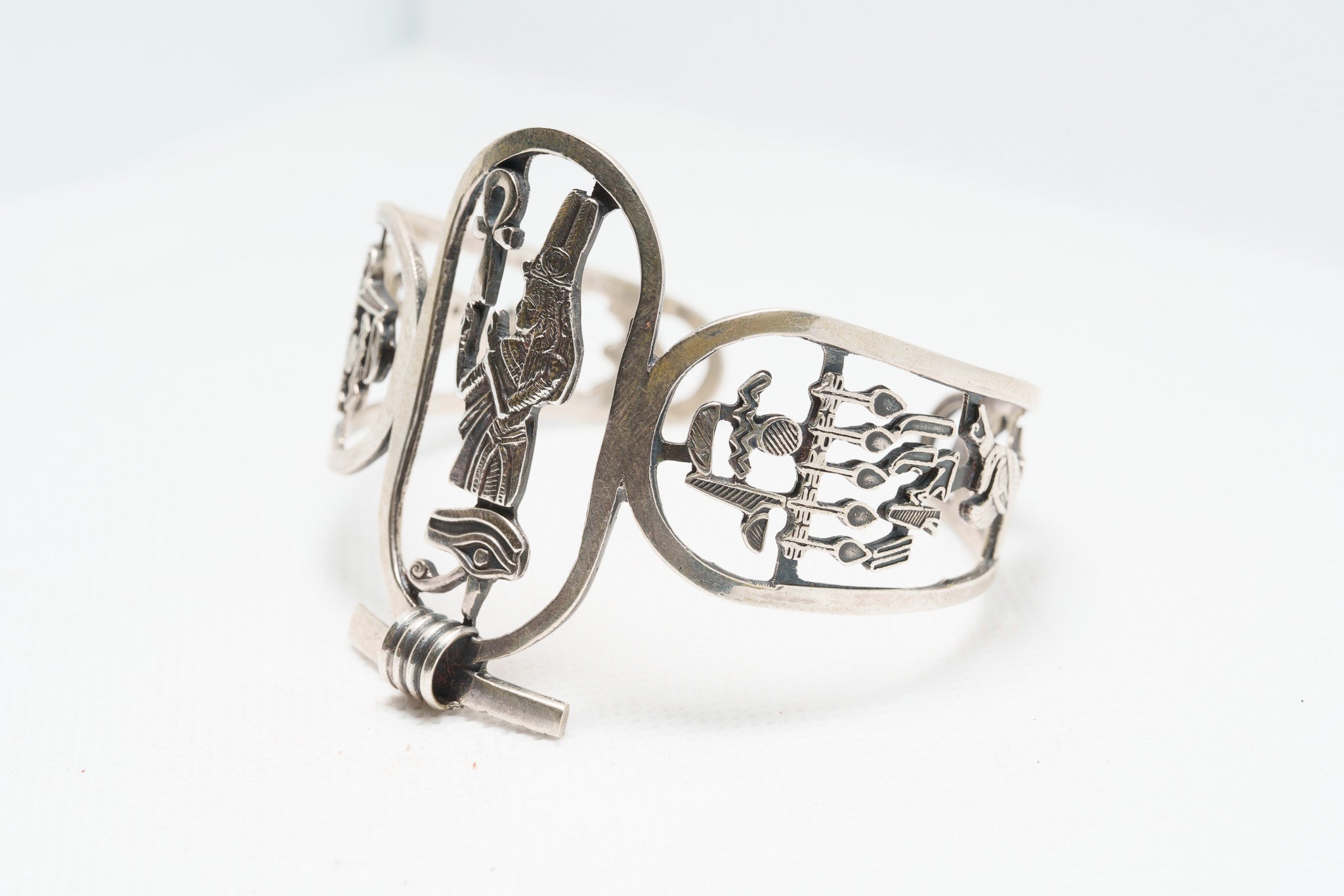 Isis Sovereign Cuff