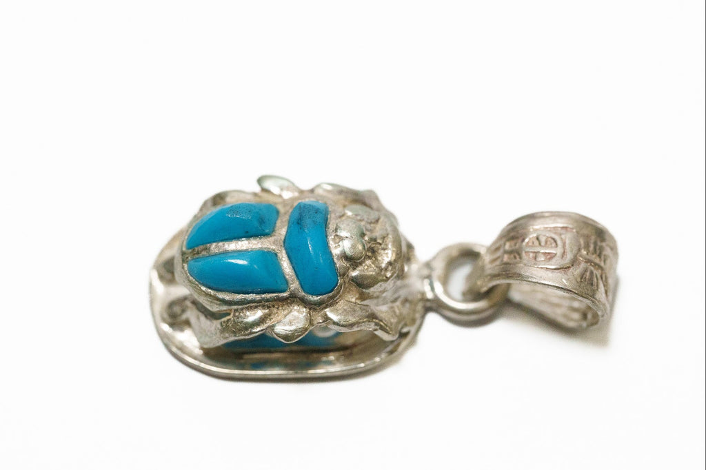 Scareb Pendent