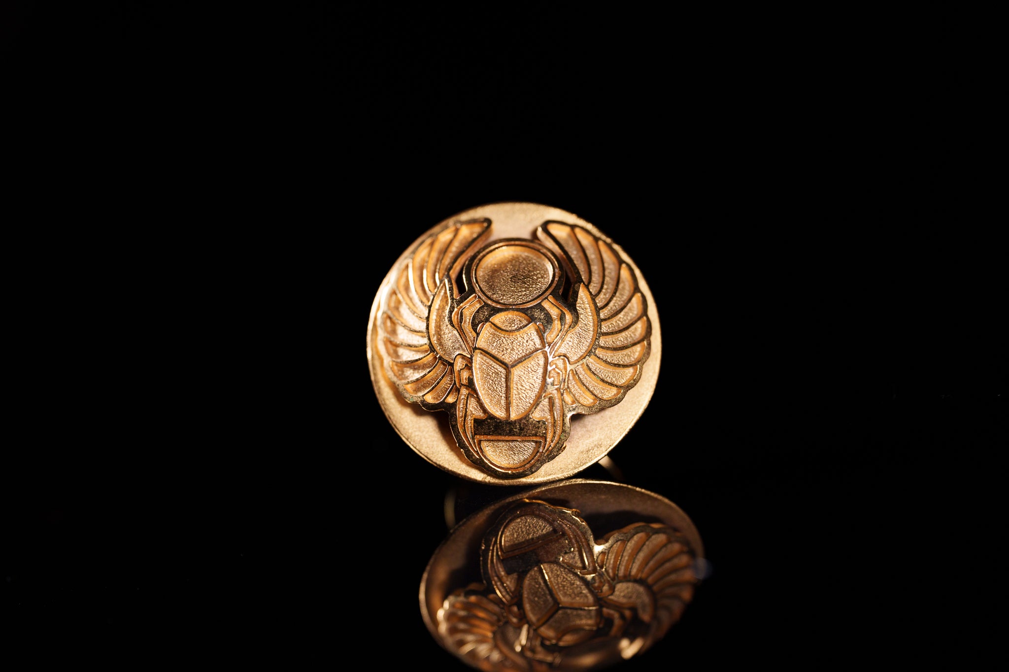Gold Scareb Ring